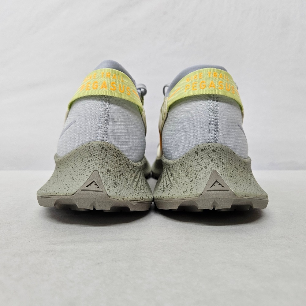 Nike Women's Light Gray/Neon Orange Athletic Running Shoes - Picture 6 of 9